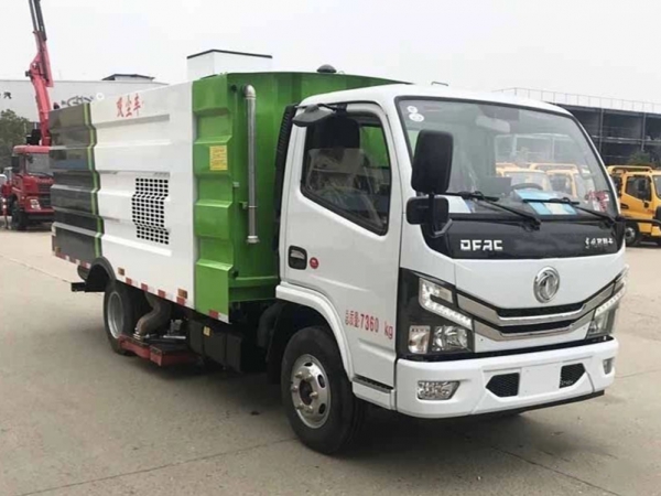 東風(fēng)小多利卡吸塵車(1方水罐4方塵罐)