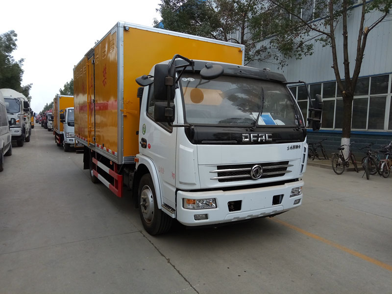 多利卡5.1米(6.7噸)毒性感染性廂式車