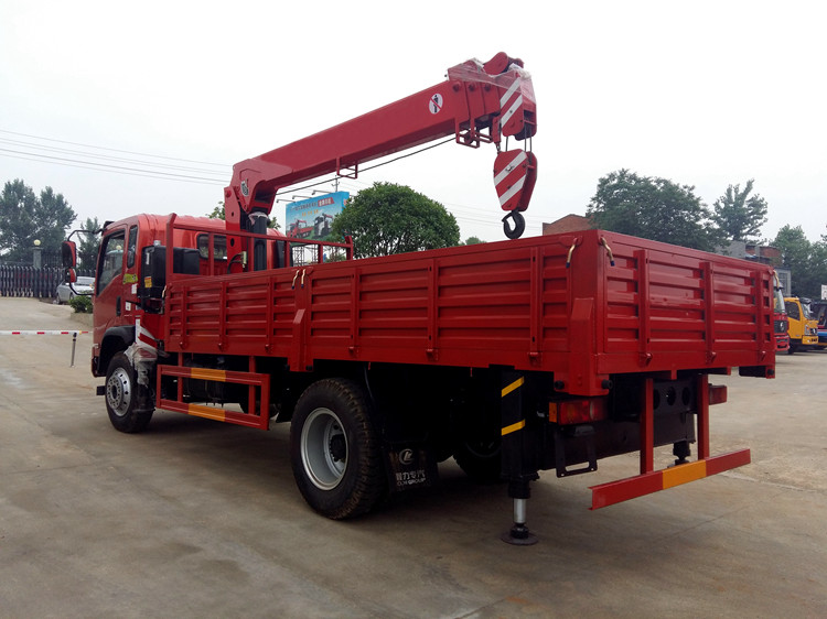 大運(yùn)隨車(chē)吊黃牌6.3噸