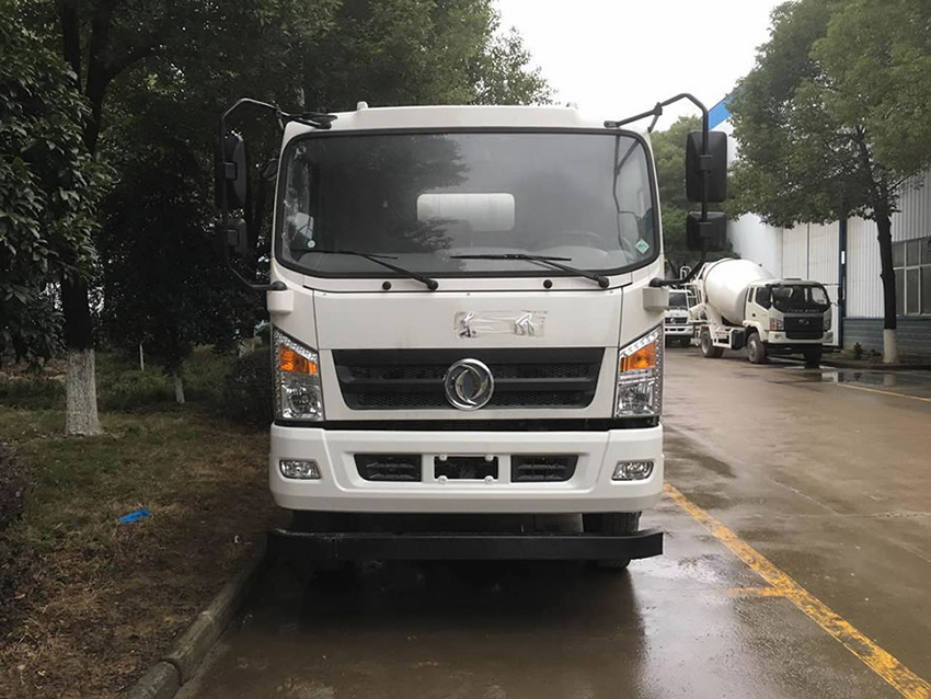 2017款東風(fēng)6方攪拌車(國(guó)五)