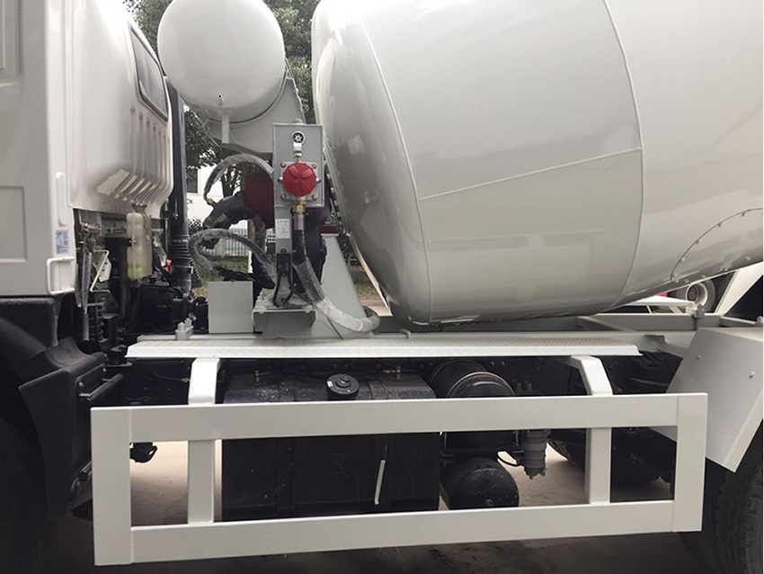 2017款東風(fēng)6方攪拌車(國(guó)五)