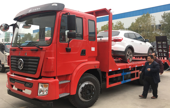 東風錦程后八輪平板車