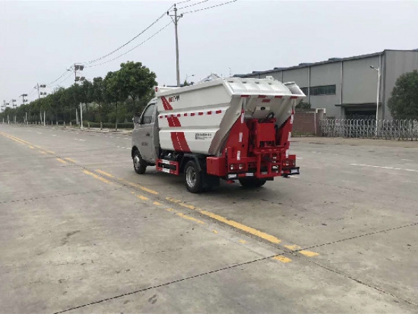 長(zhǎng)安國六3.5方無泄漏后掛桶壓縮垃圾車