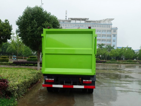 東風多利卡國六8方側(cè)裝壓縮垃圾車