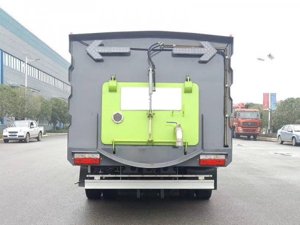 東風(fēng)大多利卡5水/5塵洗掃車(chē)(國(guó)六)