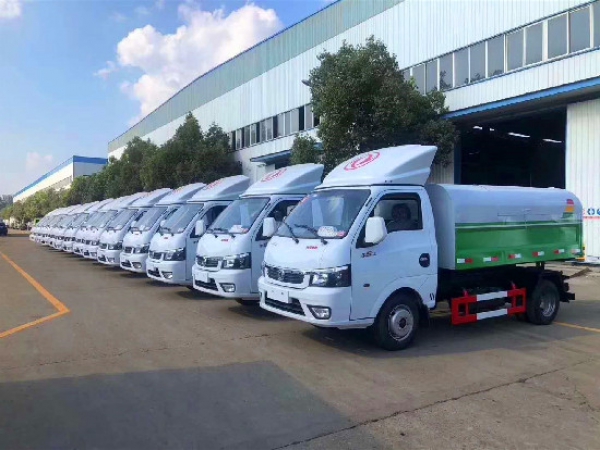 東風途逸國六3~4方密封垃圾車