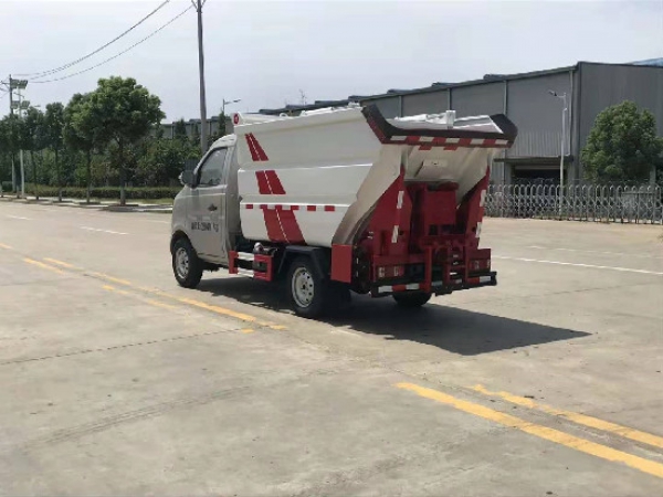 國(guó)六長(zhǎng)安3.5方后掛桶式壓縮垃圾車