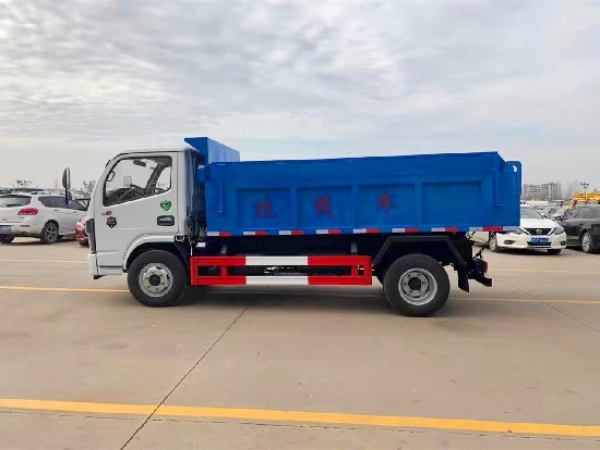 東風小多利卡國六5方自卸翼展式垃圾車