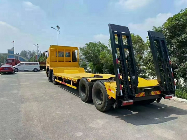 （國五）程力前四后八凹板平板拖車