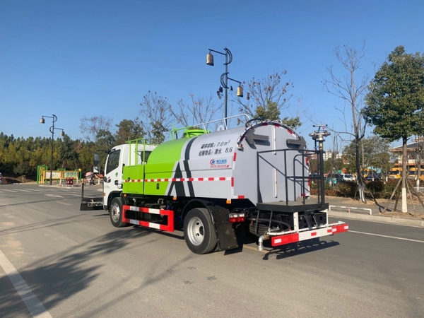 東風(fēng)多利卡8方道路養(yǎng)護(hù)車,清洗車價(jià)格