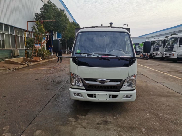 福田微型掃路車(0.8方水罐1.7方塵罐)