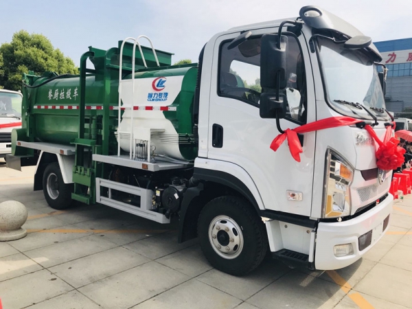 東風(fēng)D1餐廚垃圾車8方罐體