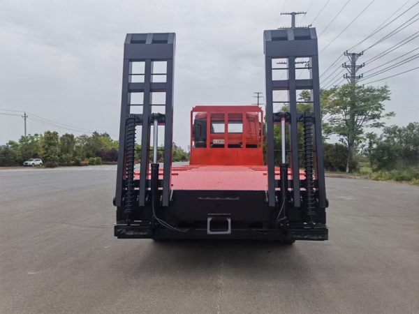 國六東風(fēng)天龍前四后八平板運(yùn)輸車,挖機(jī)拖車價(jià)格