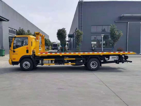 國(guó)六大運(yùn)一拖二平板清障車(chē)