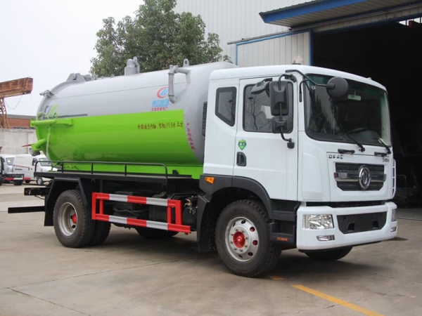 東風(fēng)D9吸污車(chē)罐體容積12方