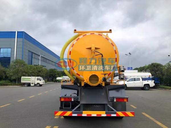 東風(fēng)天龍后八輪18.5方吸污車