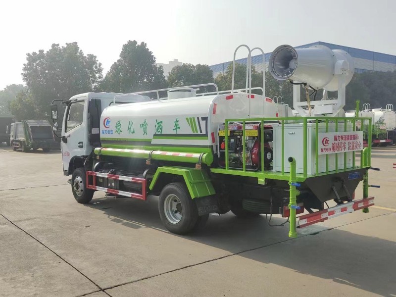 小多利卡5噸綠化噴灑車,30米打藥車