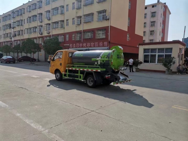 東風途逸2方藍牌吸污車