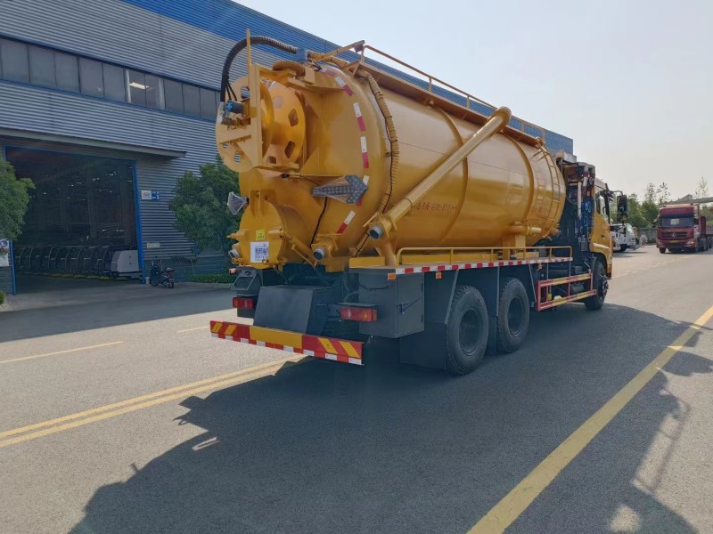 東風(fēng)后八輪22方管道疏通車