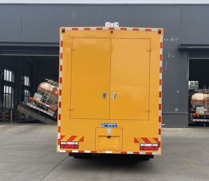 D9 2000-4000方排水車