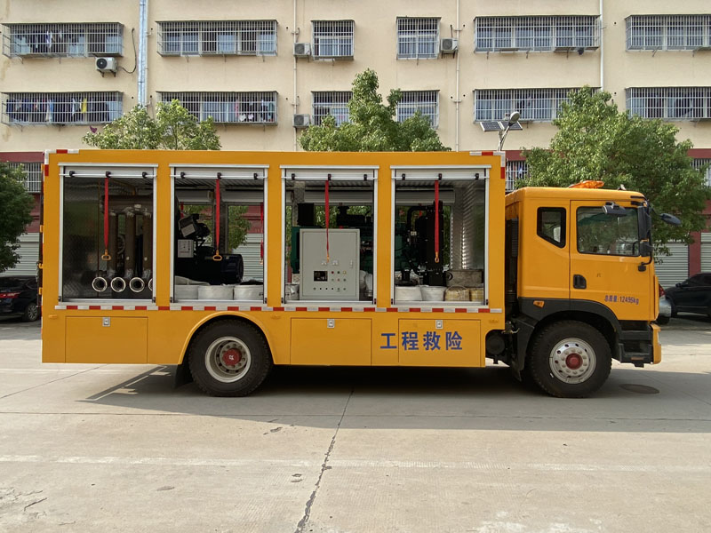 D9 2000-4000方排水車