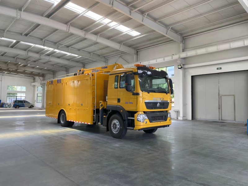 豪沃帶吊救險(xiǎn)車