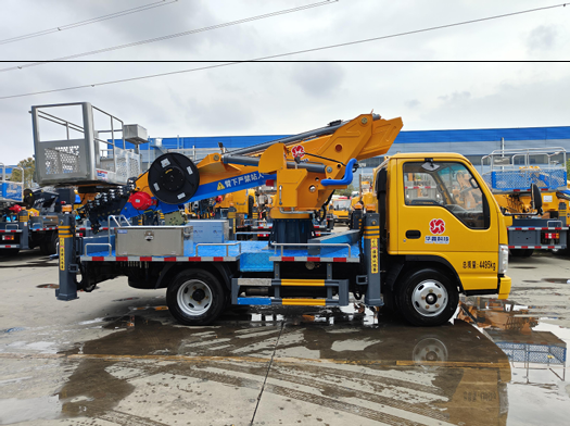 28米慶鈴五十鈴藍牌直臂高空作業(yè)車